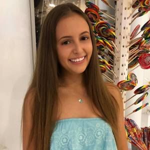 Meet your Posher, Lea